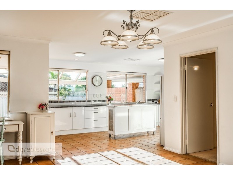 15 Acheson Crescent, Woodvale WA 6026