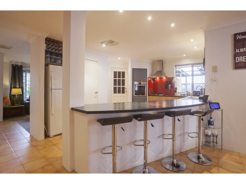 11 Strathcona Rise, Bibra Lake WA 6163