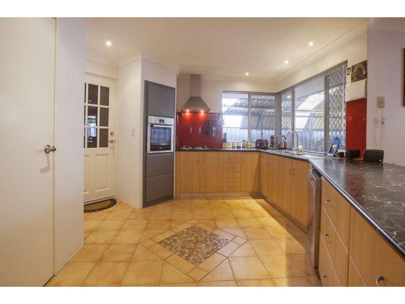 11 Strathcona Rise, Bibra Lake WA 6163