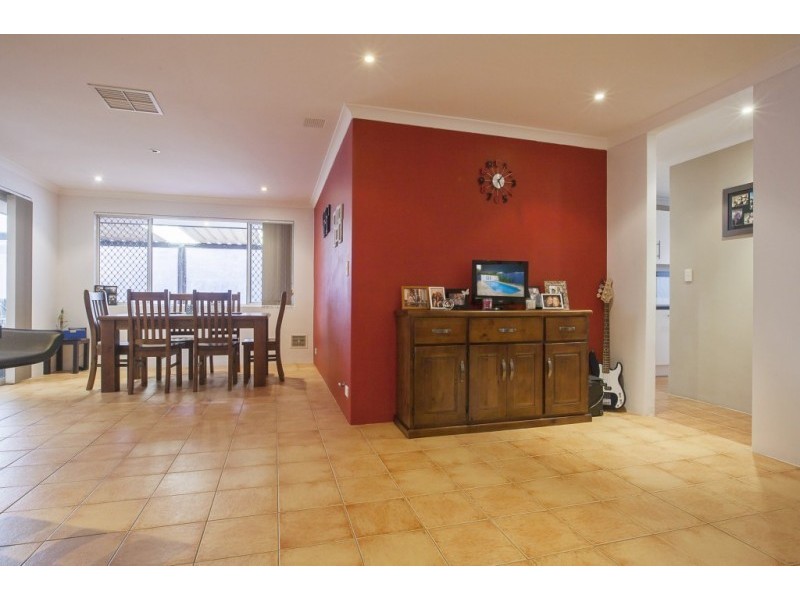 11 Strathcona Rise, Bibra Lake WA 6163