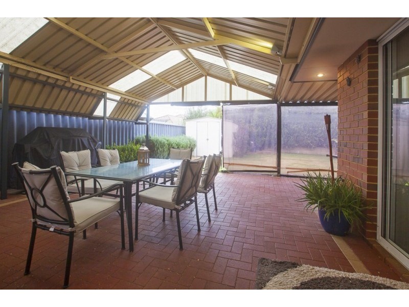 11 Strathcona Rise, Bibra Lake WA 6163