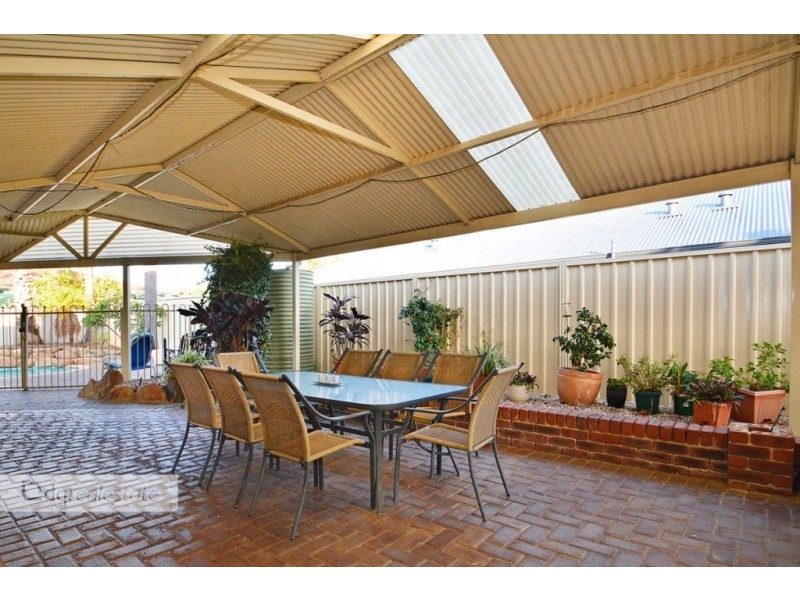 2 Acheson Crescent, Woodvale WA 6026