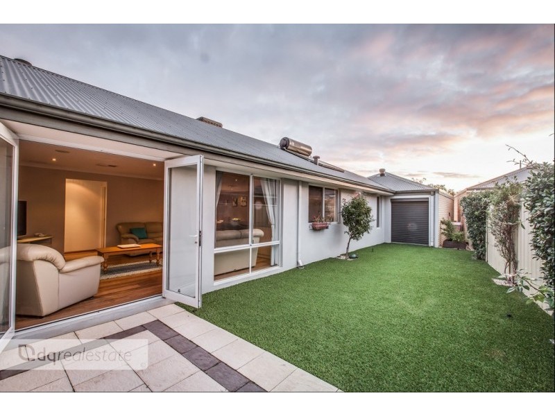 18 Alvarez Parkway, Tapping WA 6065