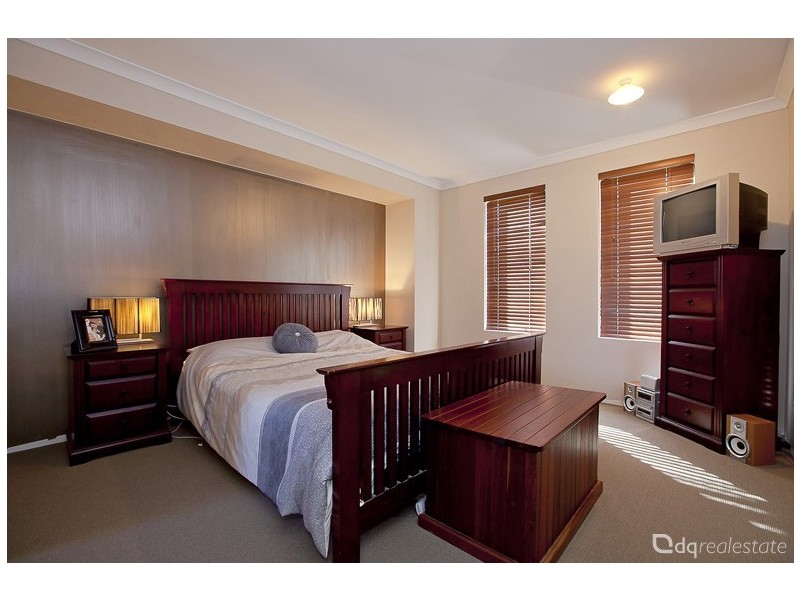 16 Riverlinks Drive, Clarkson WA 6030