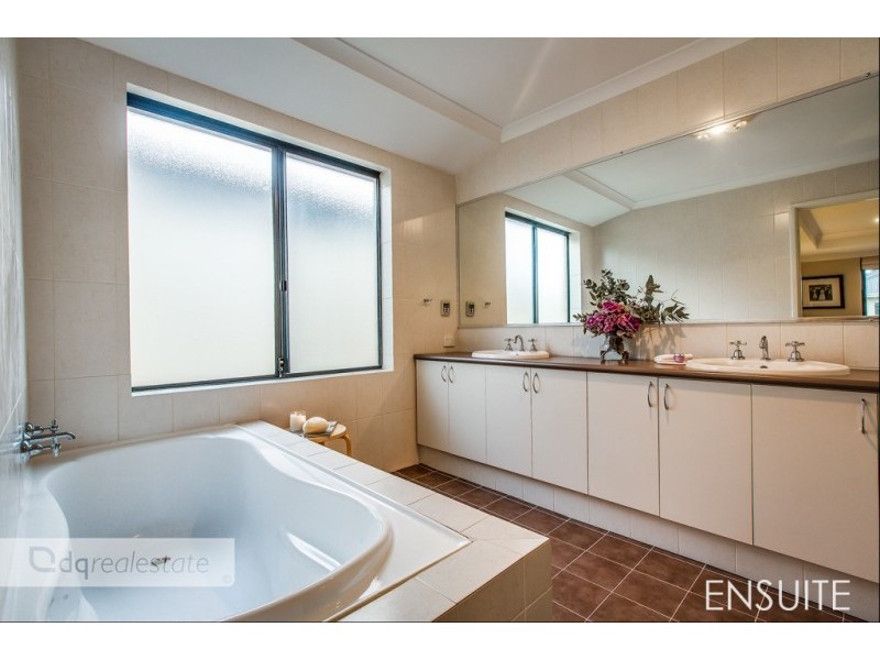 10 Haddon Terrace, Madeley WA 6065