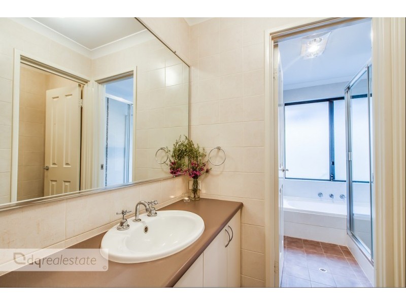 10 Haddon Terrace, Madeley WA 6065