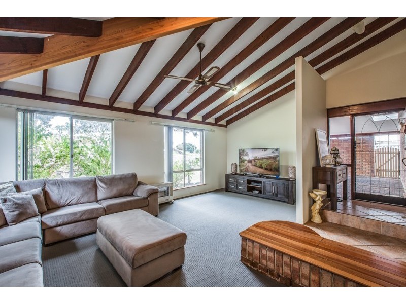 10 The Crest, Woodvale WA 6026