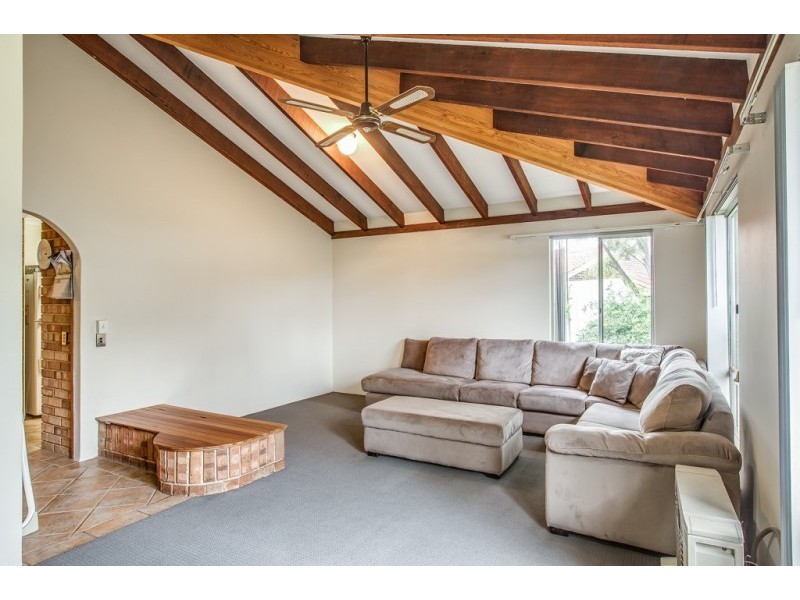 10 The Crest, Woodvale WA 6026