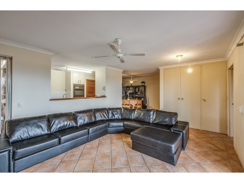 10 The Crest, Woodvale WA 6026