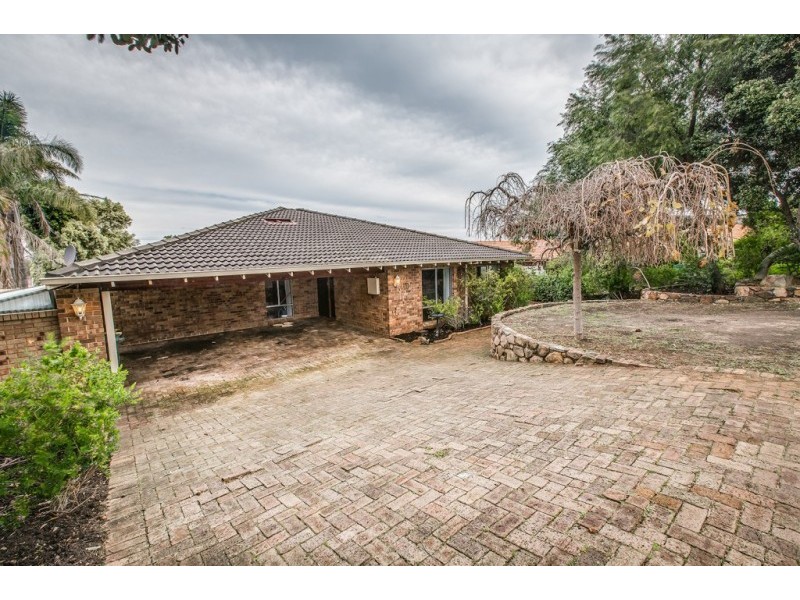 10 The Crest, Woodvale WA 6026