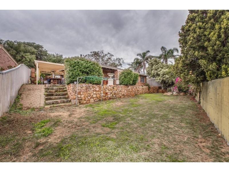 10 The Crest, Woodvale WA 6026