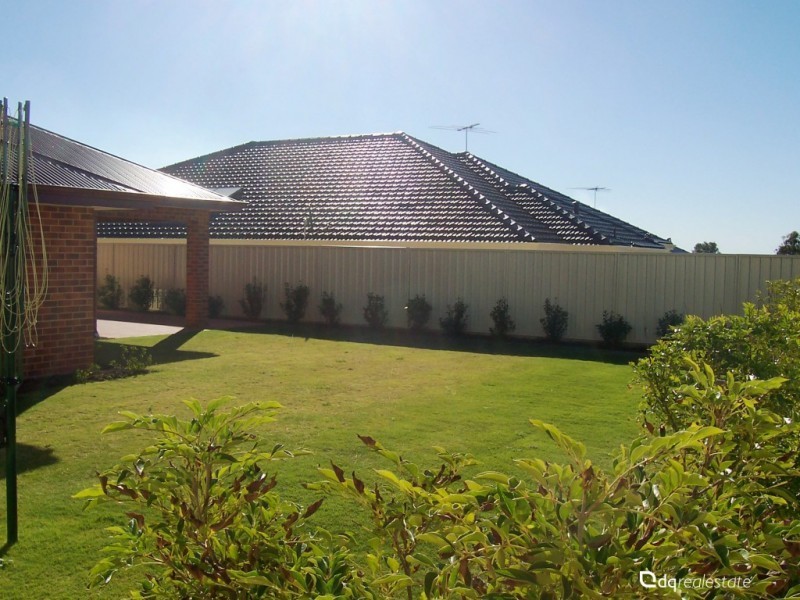 27 Condro Bend, Sinagra WA 6065