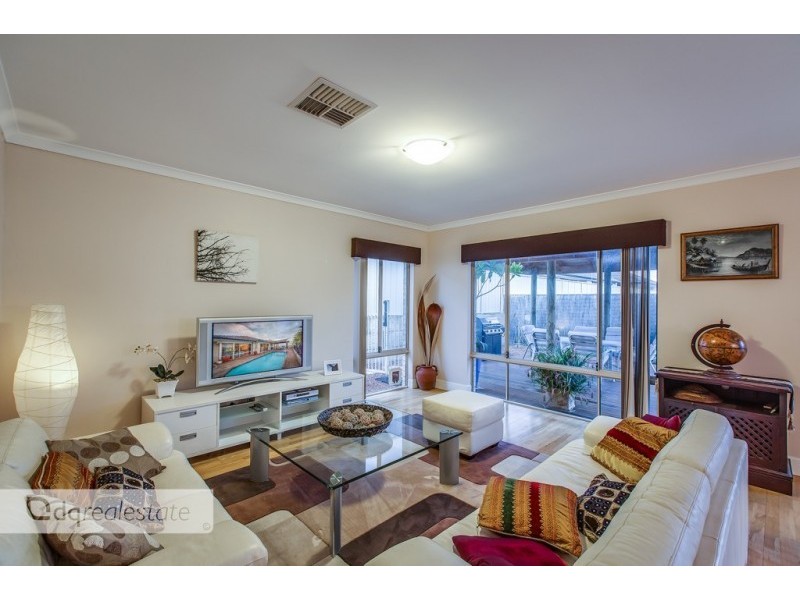 8 Archimedes Crescent, Tapping WA 6065