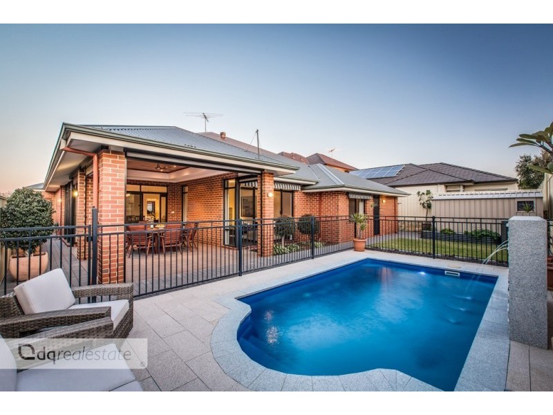 17 Wicklow Circle, Darch WA 6065