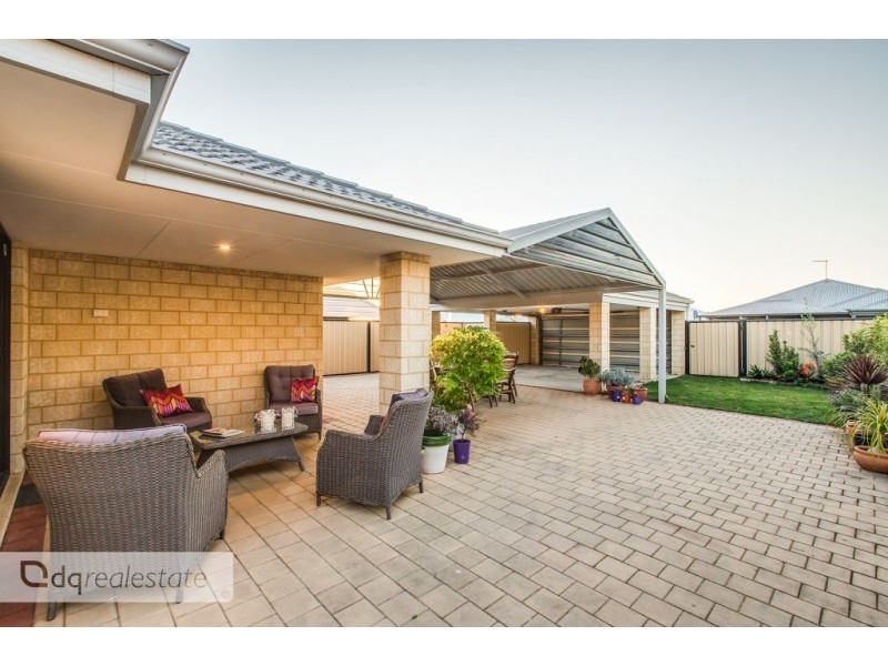7 Wallcliffe Gate, Carramar WA 6031