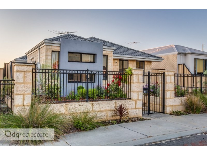 7 Wallcliffe Gate, Carramar WA 6031