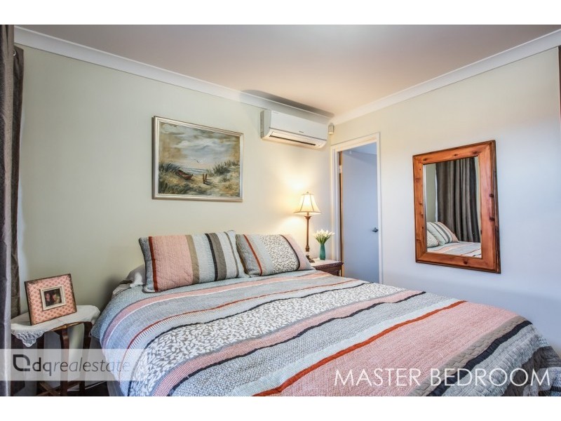 7 Wallcliffe Gate, Carramar WA 6031