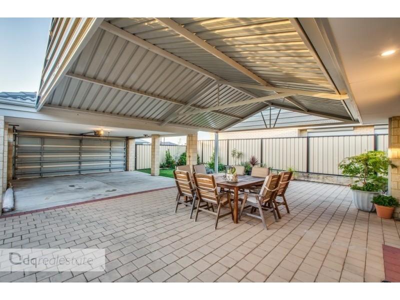 7 Wallcliffe Gate, Carramar WA 6031