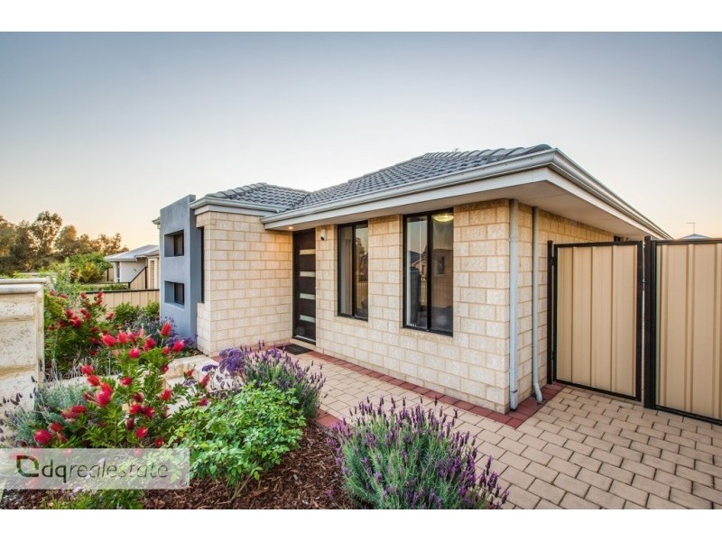 7 Wallcliffe Gate, Carramar WA 6031