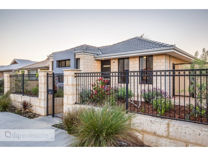 7 Wallcliffe Gate, Carramar WA 6031