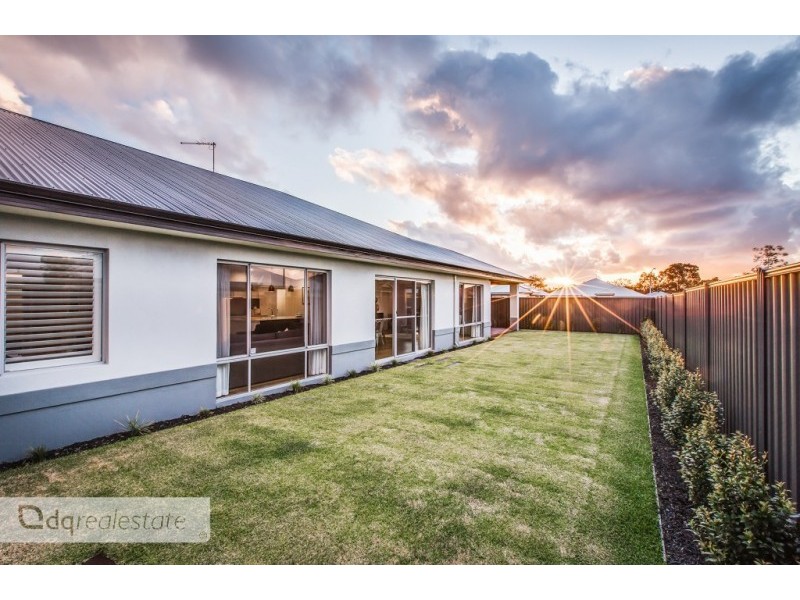 17 Dumbarton Way, Landsdale WA 6065