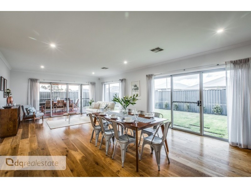 17 Dumbarton Way, Landsdale WA 6065