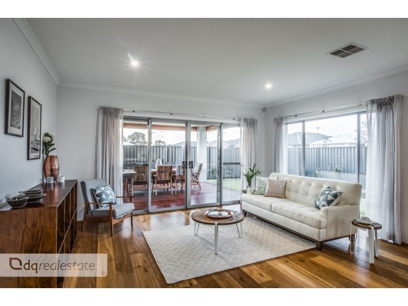 17 Dumbarton Way, Landsdale WA 6065