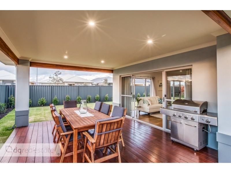 17 Dumbarton Way, Landsdale WA 6065