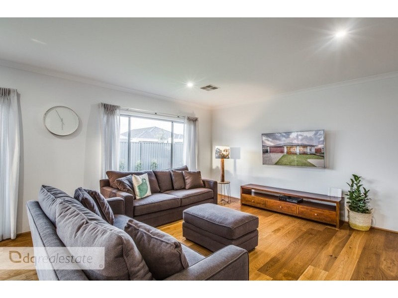 17 Dumbarton Way, Landsdale WA 6065