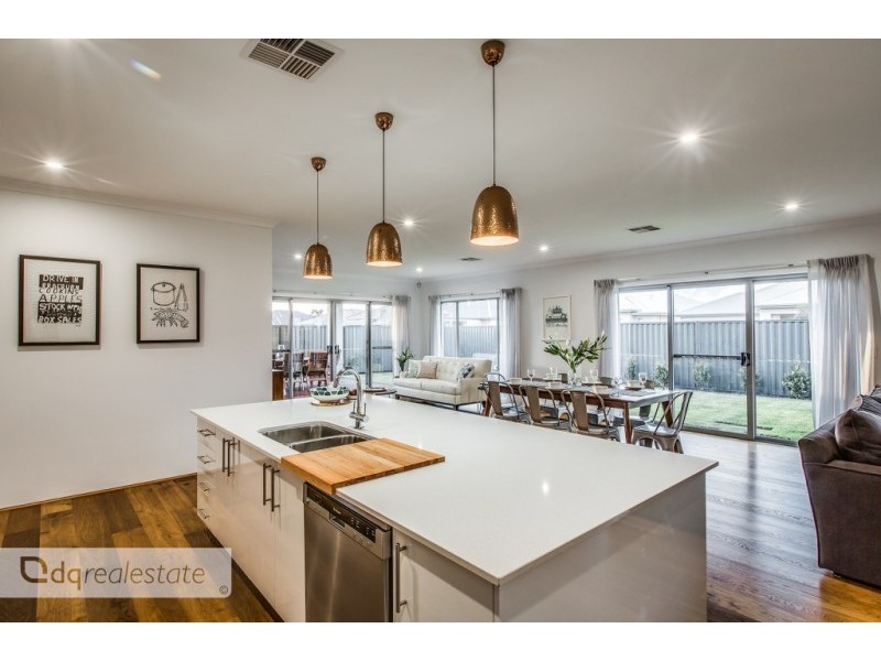 17 Dumbarton Way, Landsdale WA 6065