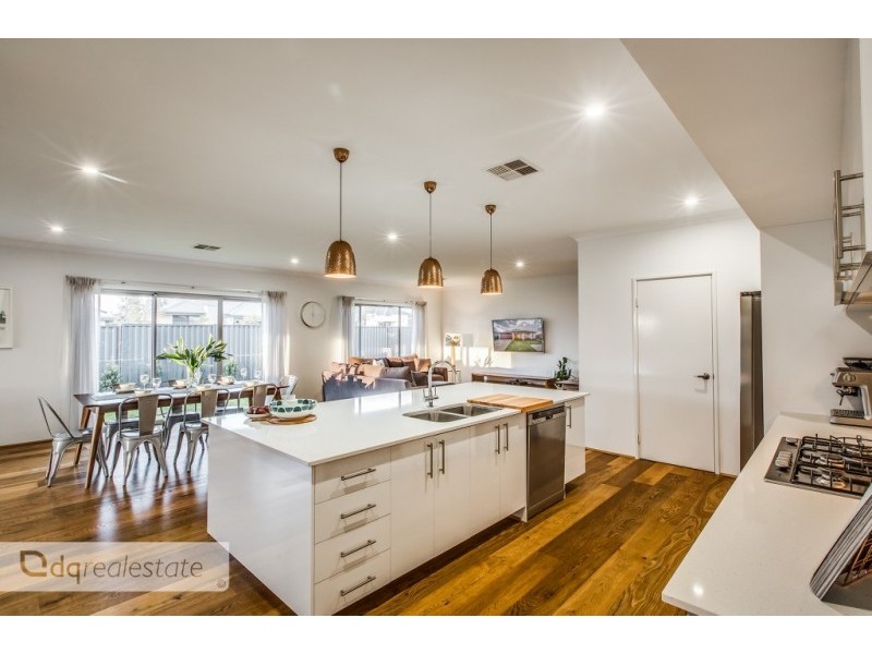 17 Dumbarton Way, Landsdale WA 6065