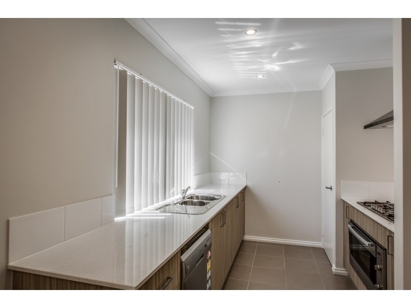 8 Midas Way, Alkimos WA 6038