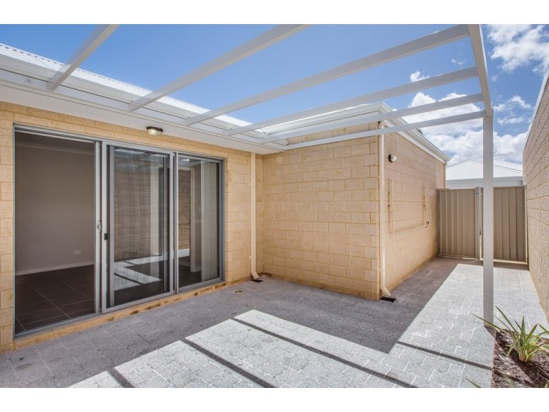 8 Midas Way, Alkimos WA 6038