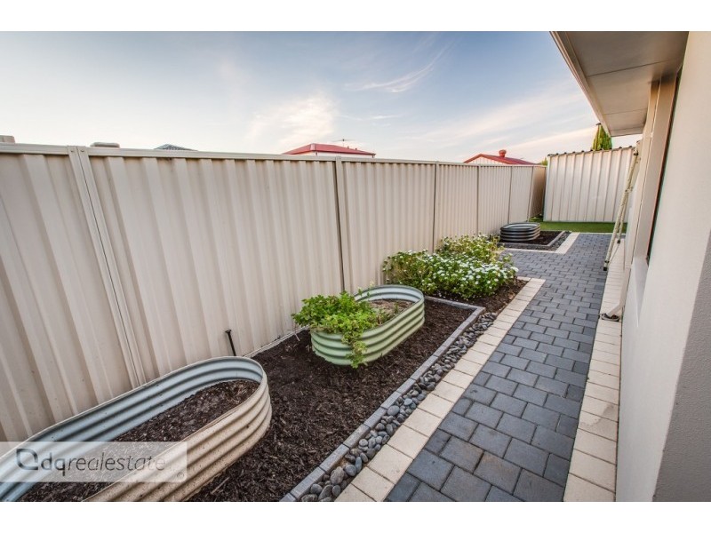 17 Lavender Chase, Darch WA 6065