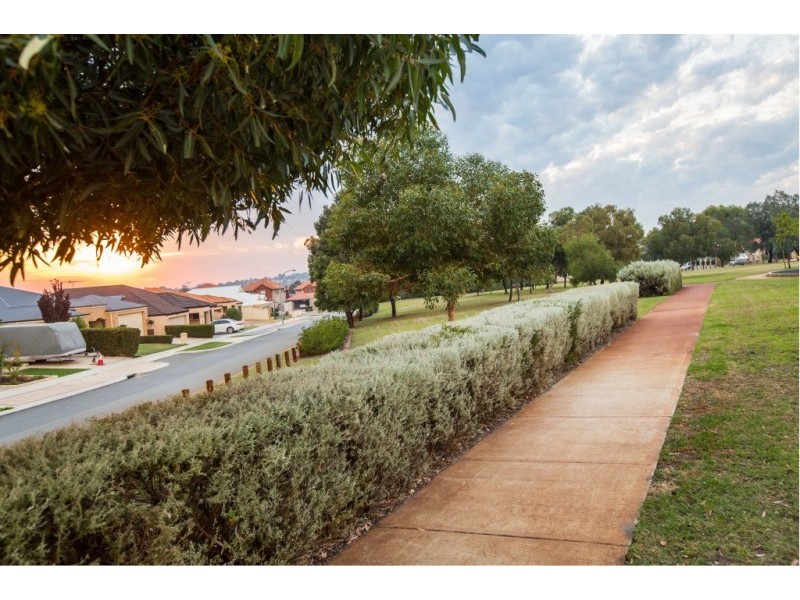 4 Hopper Turn, Madeley WA 6065