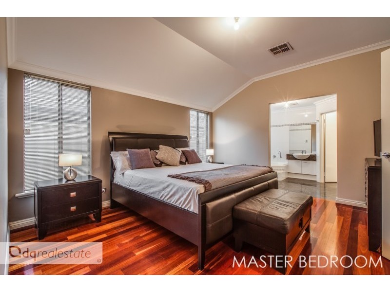 4 Hopper Turn, Madeley WA 6065