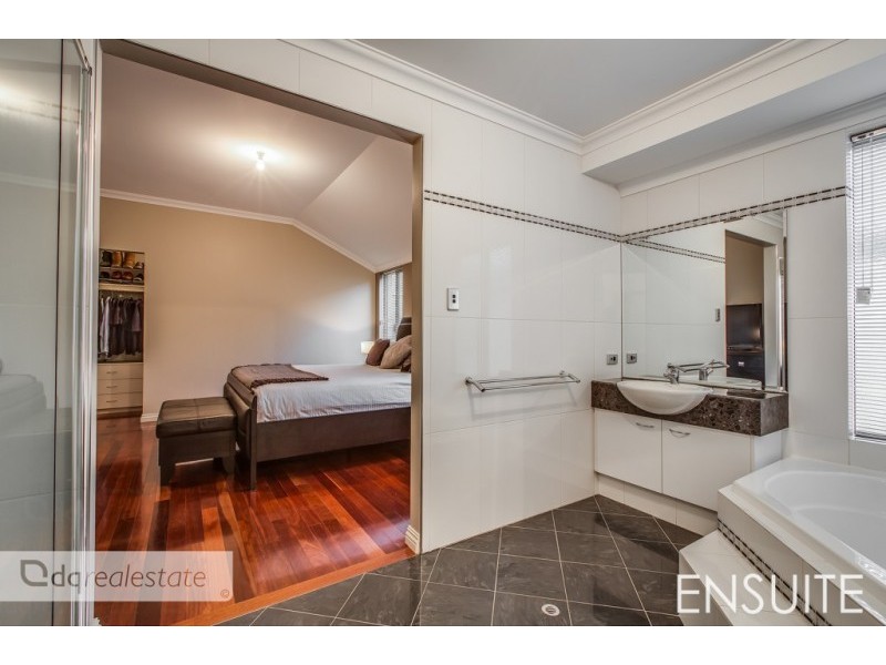 4 Hopper Turn, Madeley WA 6065