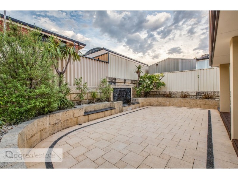 4 Hopper Turn, Madeley WA 6065