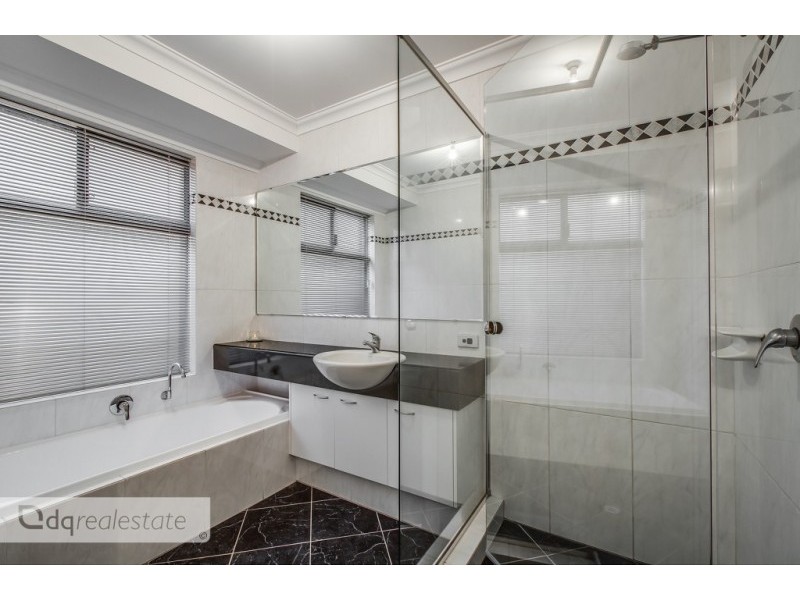 4 Hopper Turn, Madeley WA 6065