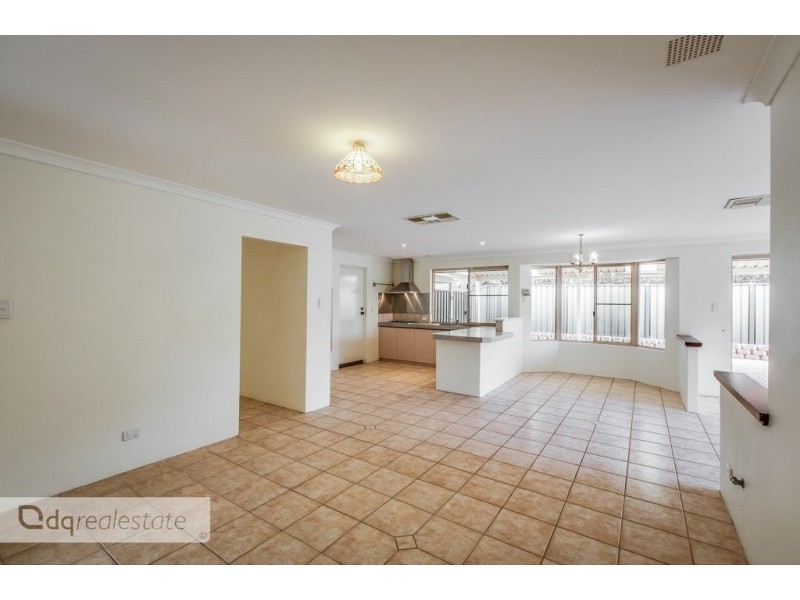 14 Woodlupine Rise, Woodvale WA 6026