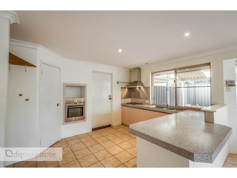 14 Woodlupine Rise, Woodvale WA 6026