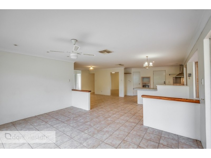 14 Woodlupine Rise, Woodvale WA 6026