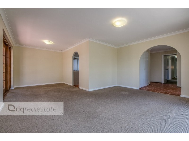 2 Hillside Close, Edgewater WA 6027