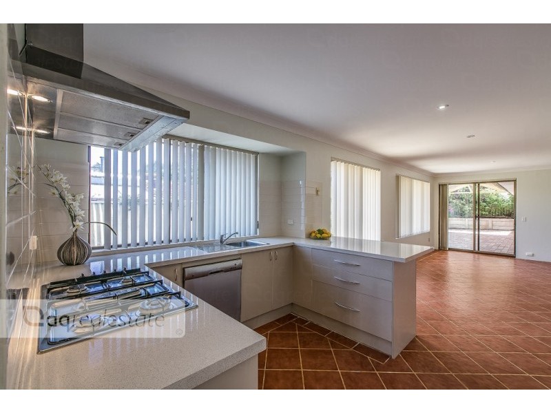 2 Hillside Close, Edgewater WA 6027