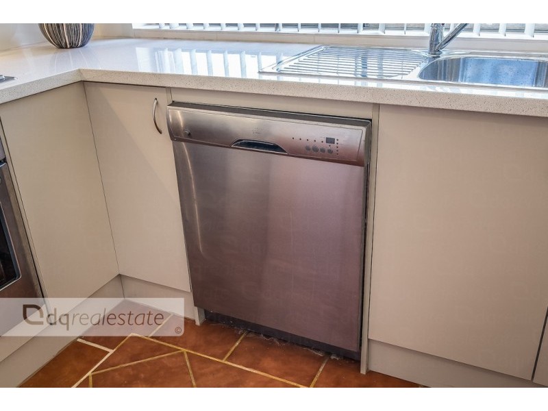 2 Hillside Close, Edgewater WA 6027