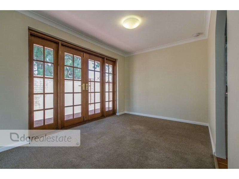 2 Hillside Close, Edgewater WA 6027