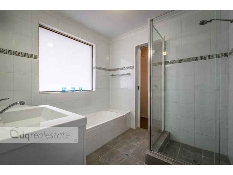 2 Hillside Close, Edgewater WA 6027