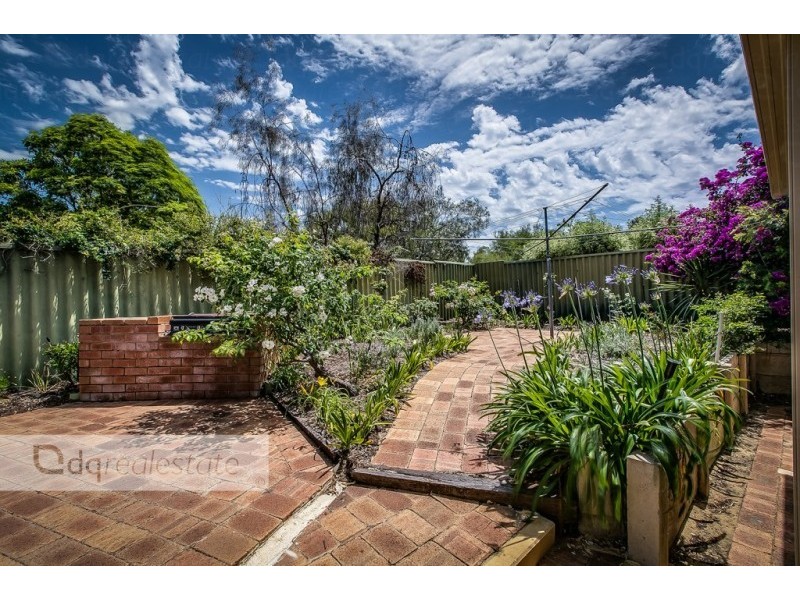 2 Hillside Close, Edgewater WA 6027