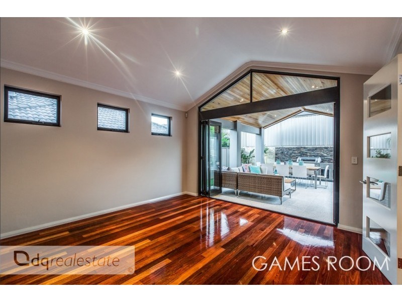 12 Castanet Drive, Madeley WA 6065