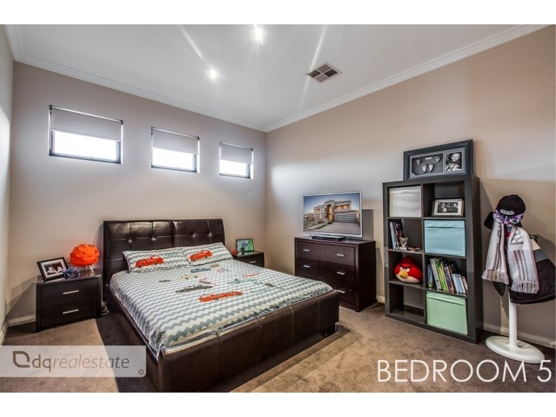 12 Castanet Drive, Madeley WA 6065